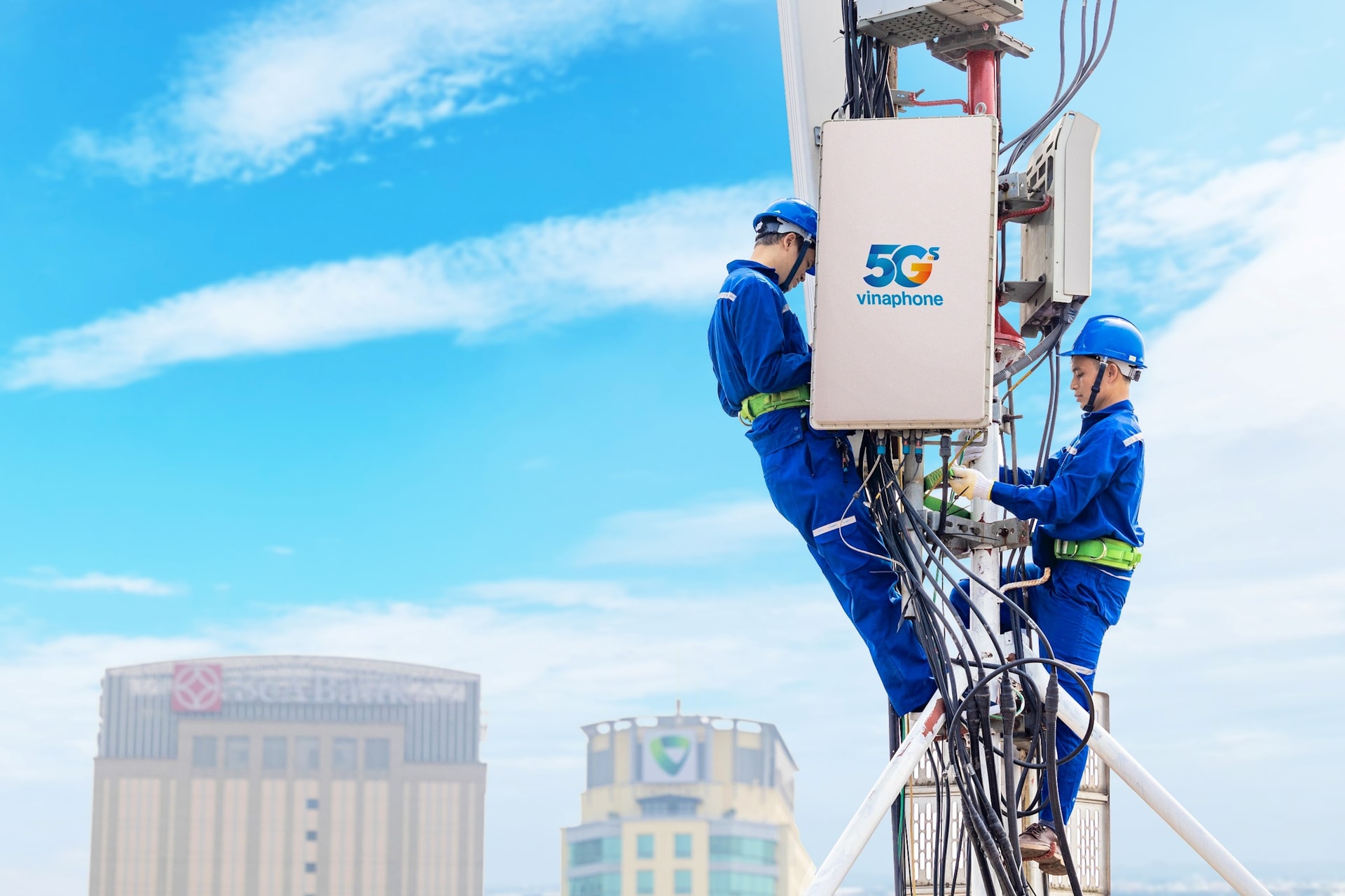 Các nhà mạng dự kiến sẽ tăng tốc lắp đặt mạng 5G vào những tháng cuối năm. Ảnh: VNPT